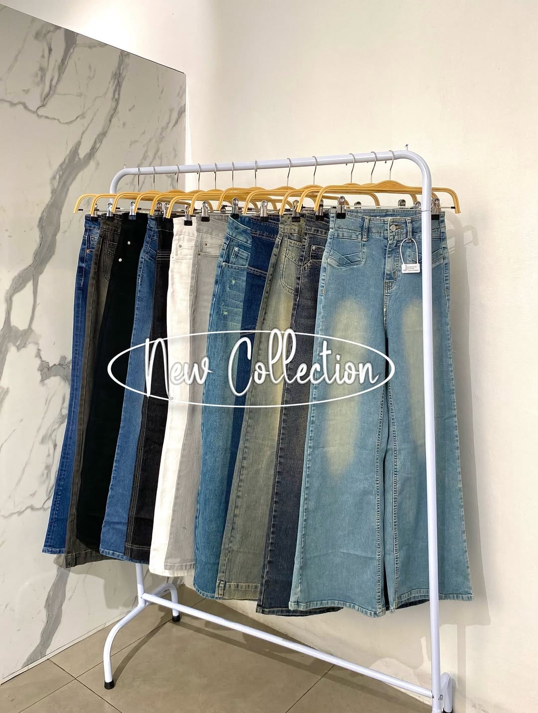 Post 4 by LUTTANSTORE || PUSAT JEANS on Instagram (image)