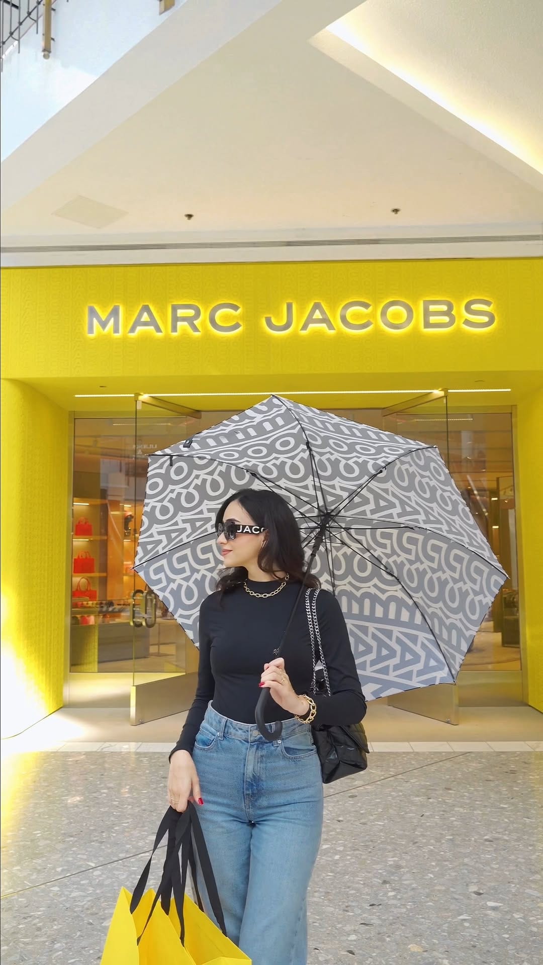 Post 4 by Tysons Galleria on Instagram (video)