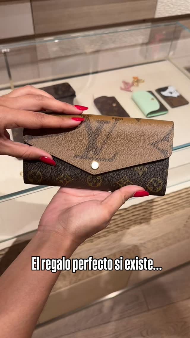 Post 6 by Attitude Tienda on Instagram (video)
