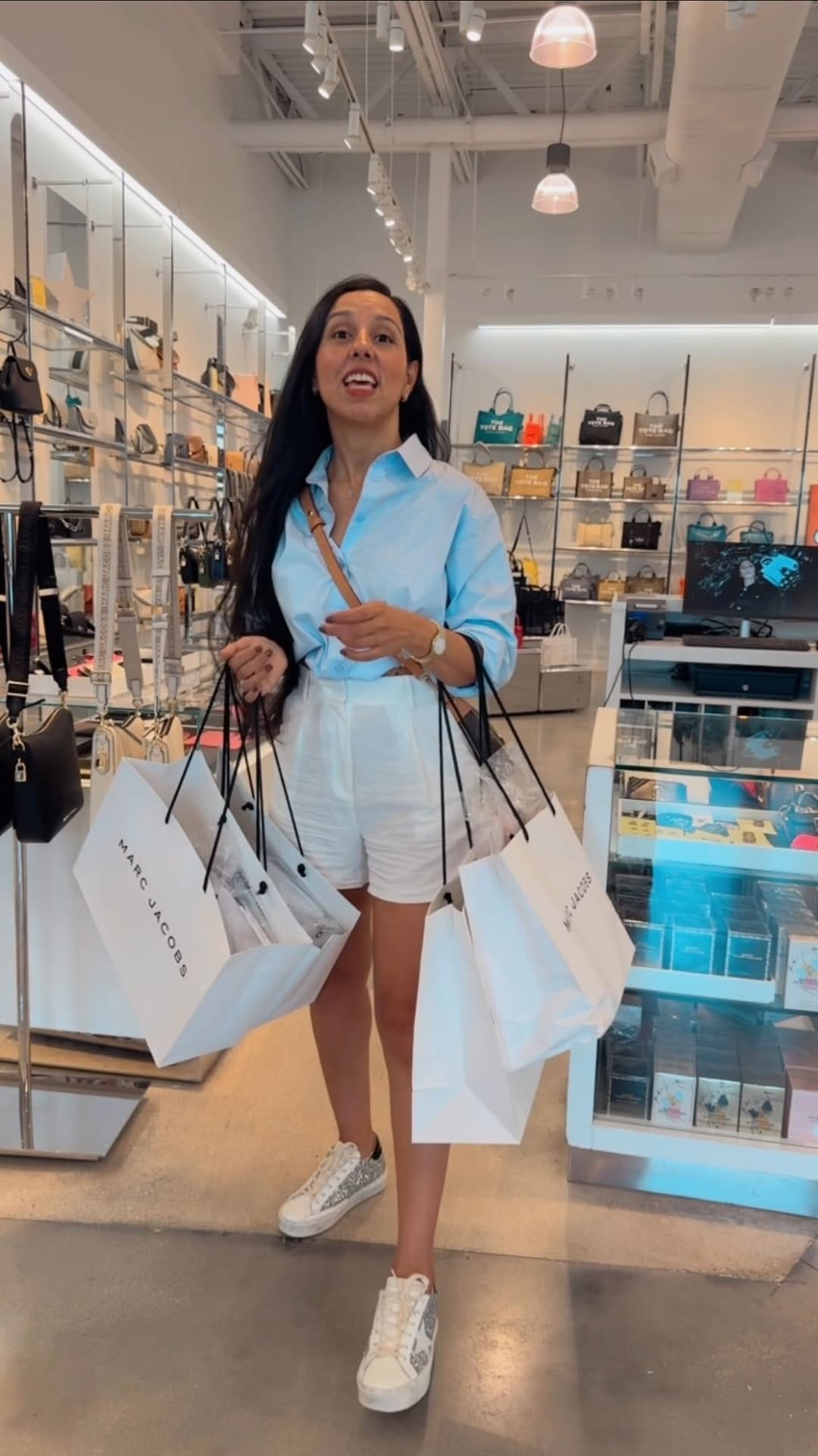Post 4 by Attitude Tienda on Instagram (video)