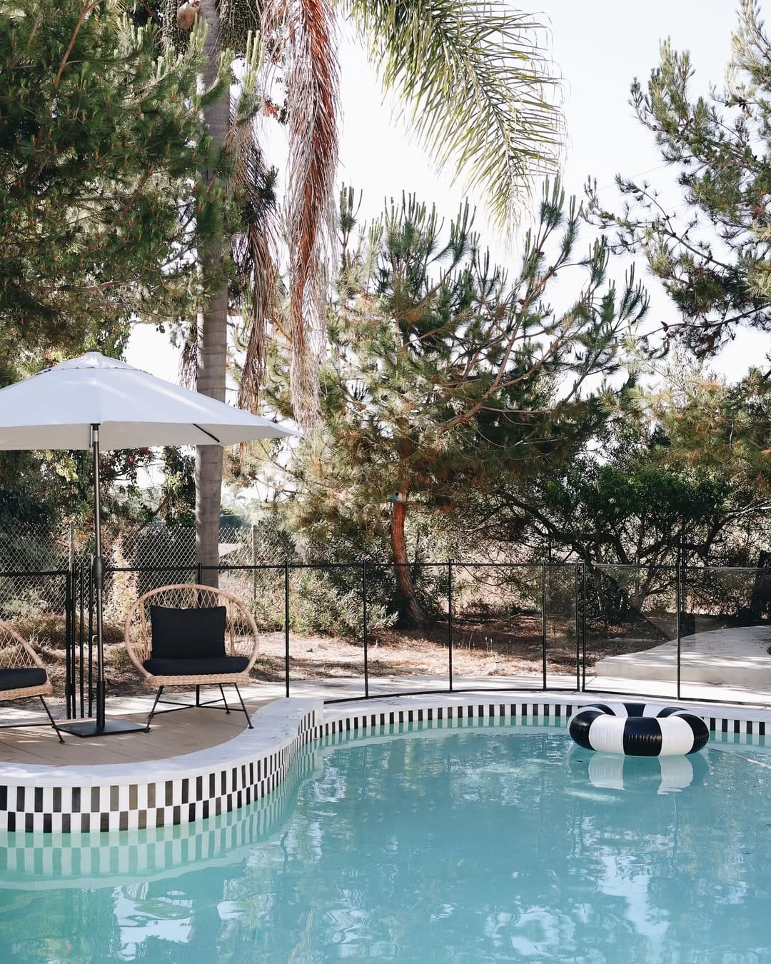 Post 1 by Tara aka Rad & Happy on Instagram (image)