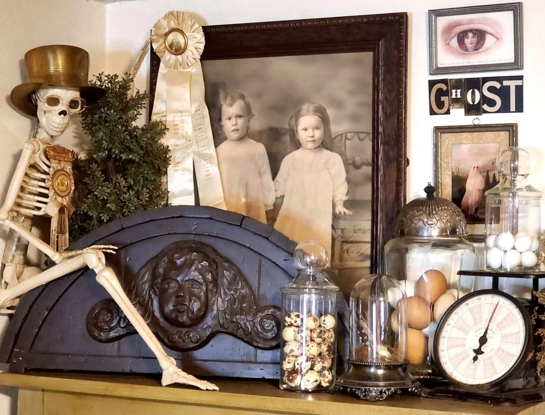 Post 8 by A Vision in Vintage on Instagram (image)