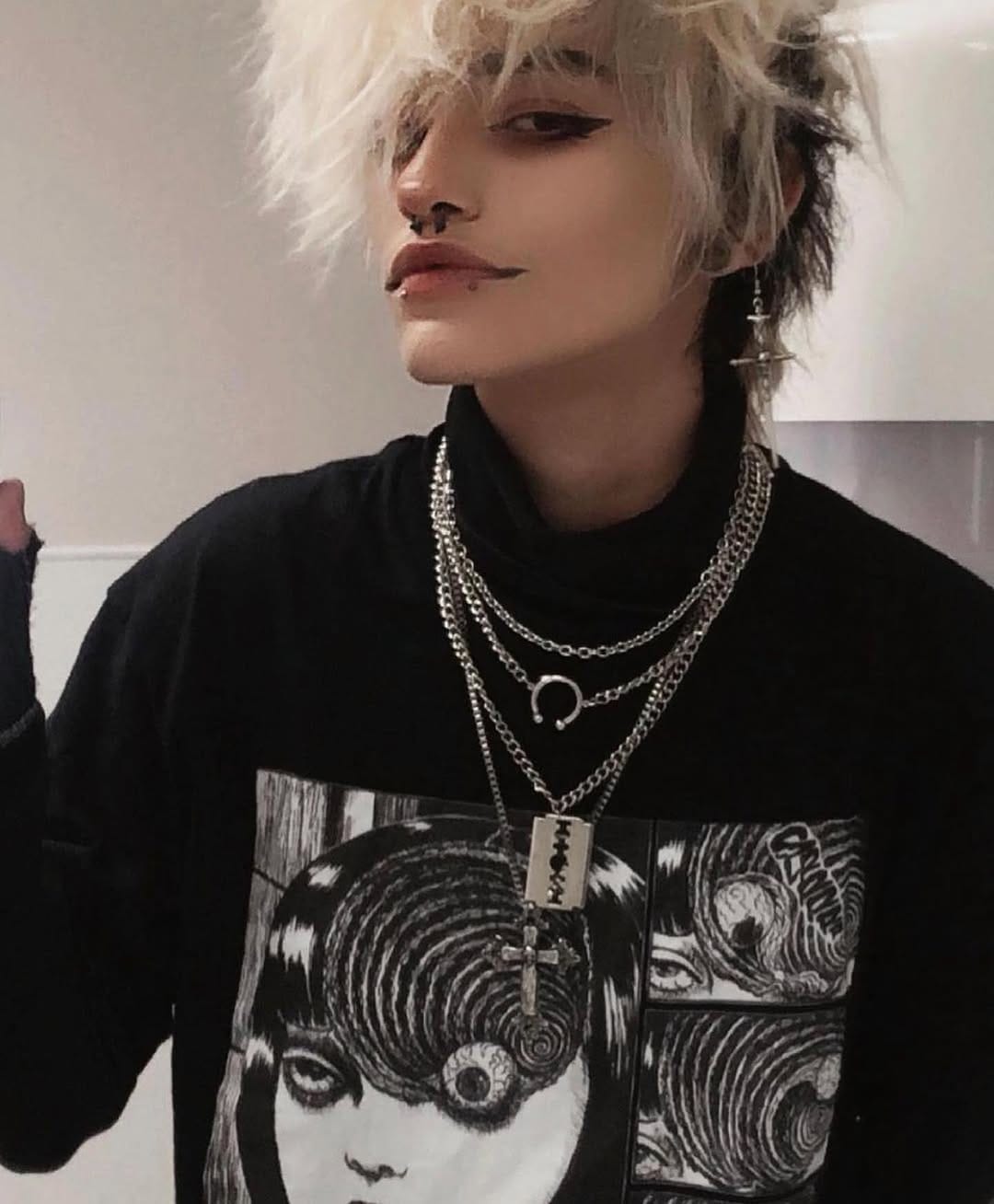 Post 9 by 💀Das Ende Shop💀 on Instagram (carousel)