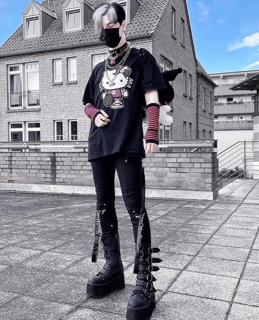 Post 5 by 💀Das Ende Shop💀 on Instagram (carousel)