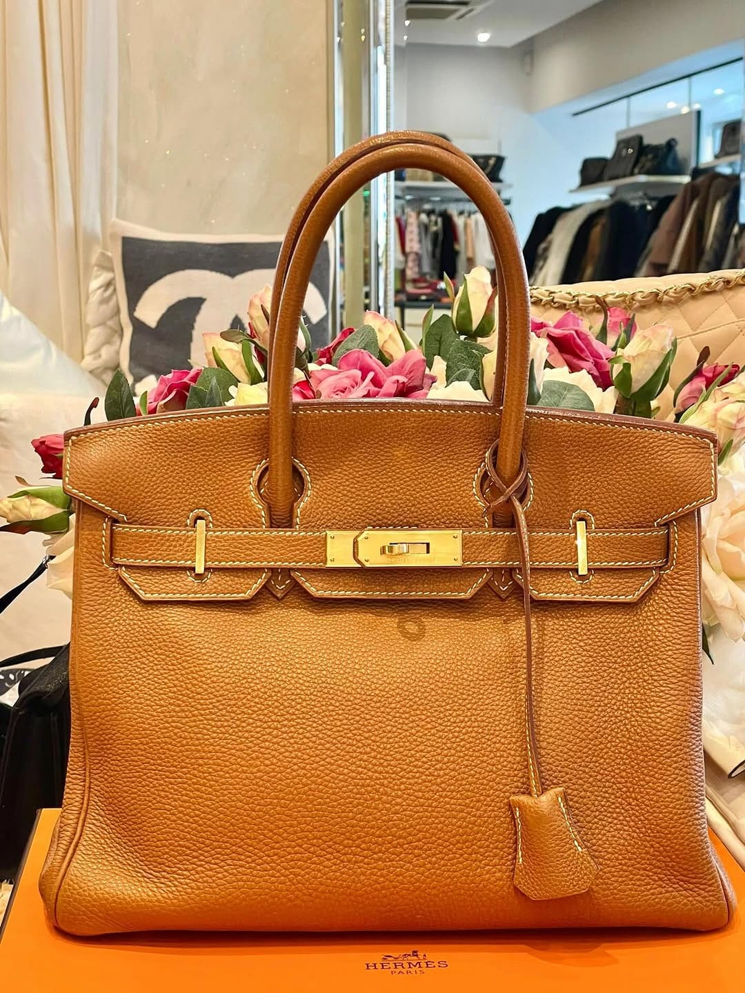 Post 10 by AS Luxury & Vintage on Instagram (carousel)