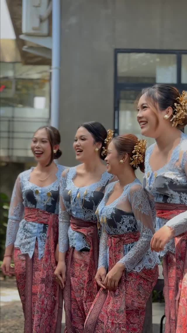 Post 2 by Dewa Dewi Busana on Instagram (video)