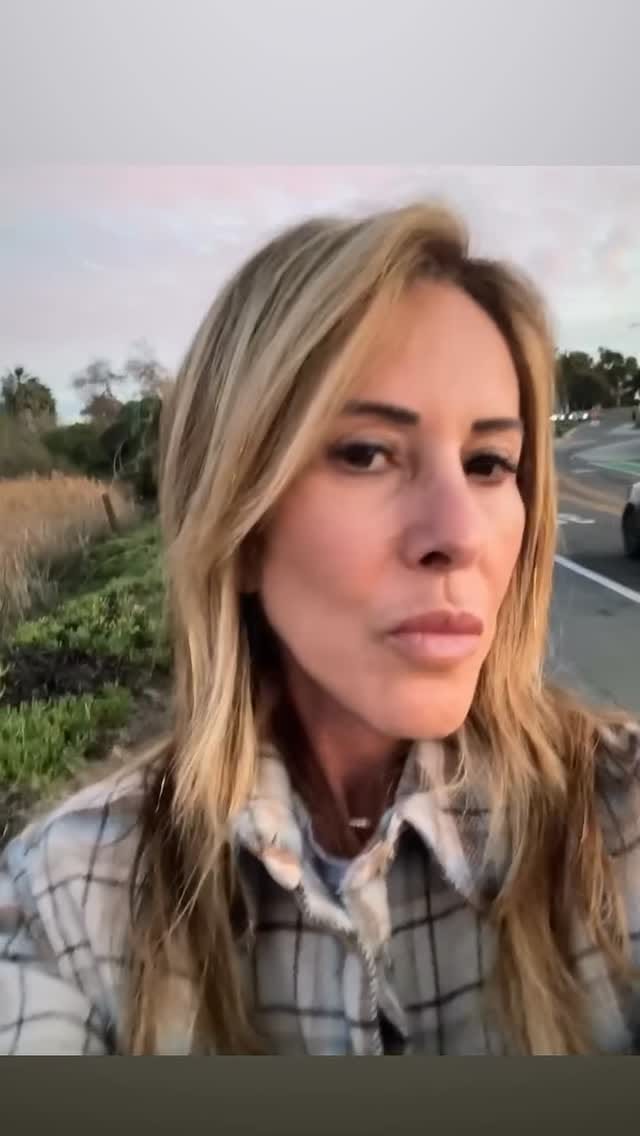 Post 2 by PaulyJen♥️Luxury Leather Bags & Accessories on Instagram (video)