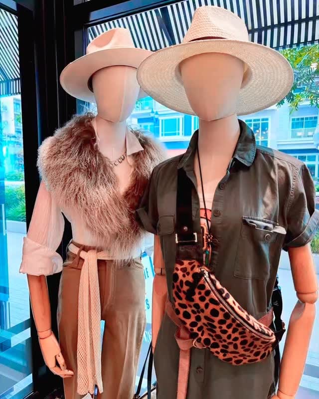 Post 1 by PaulyJen♥️Luxury Leather Bags & Accessories on Instagram (video)