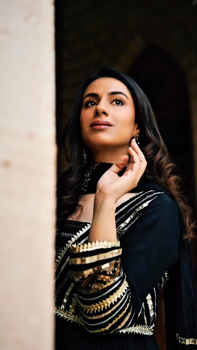 Post 6 by Anum Jung on Instagram (video)