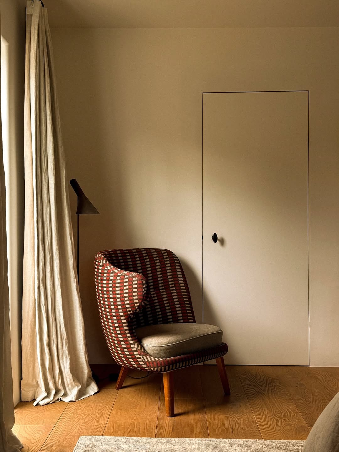 Post 8 by galerie half on Instagram (image)