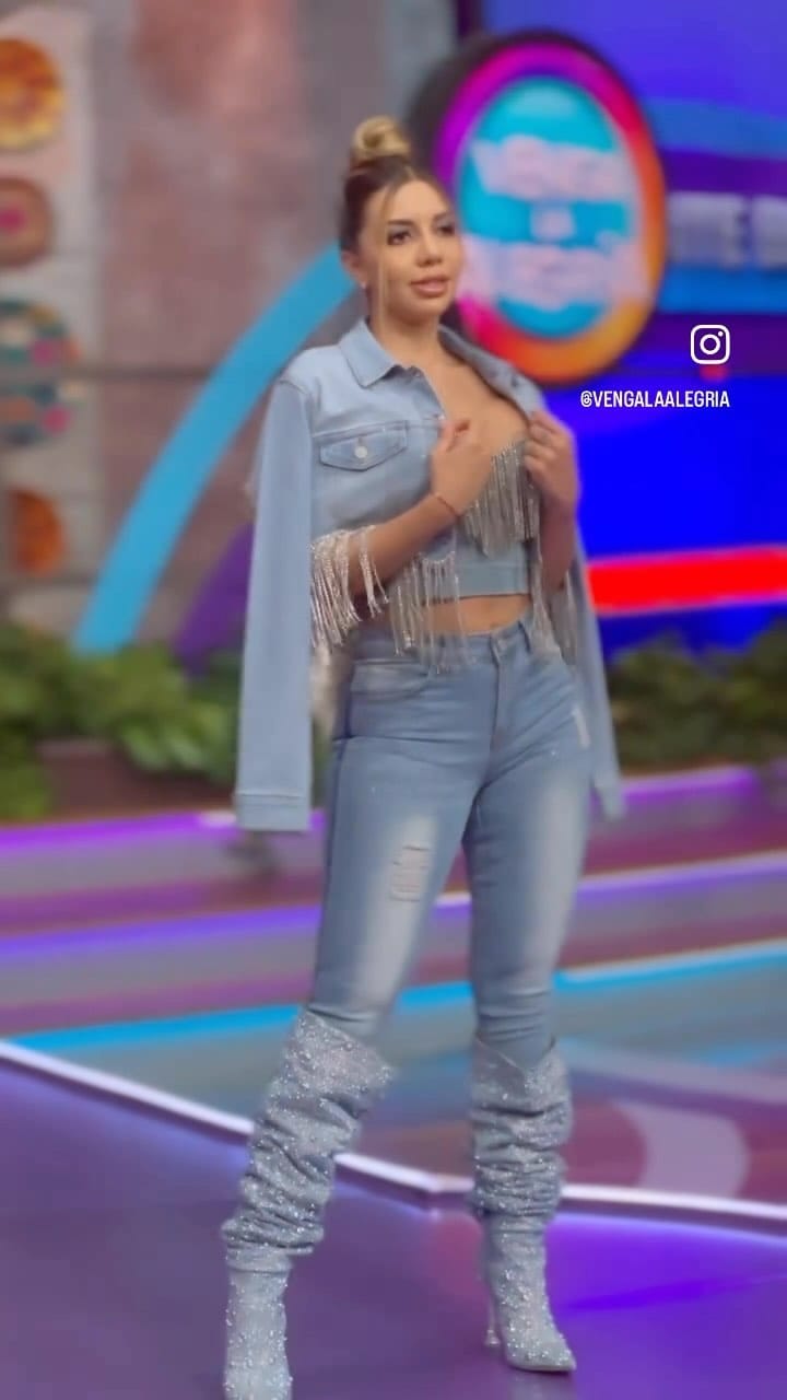 Post 10 by La Isla Collection on Instagram (video)