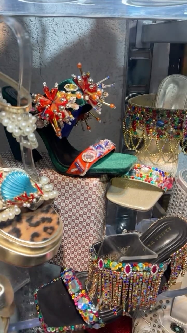 Post 4 by La Isla Collection on Instagram (video)