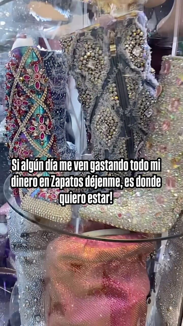 Post 8 by La Isla Collection on Instagram (video)