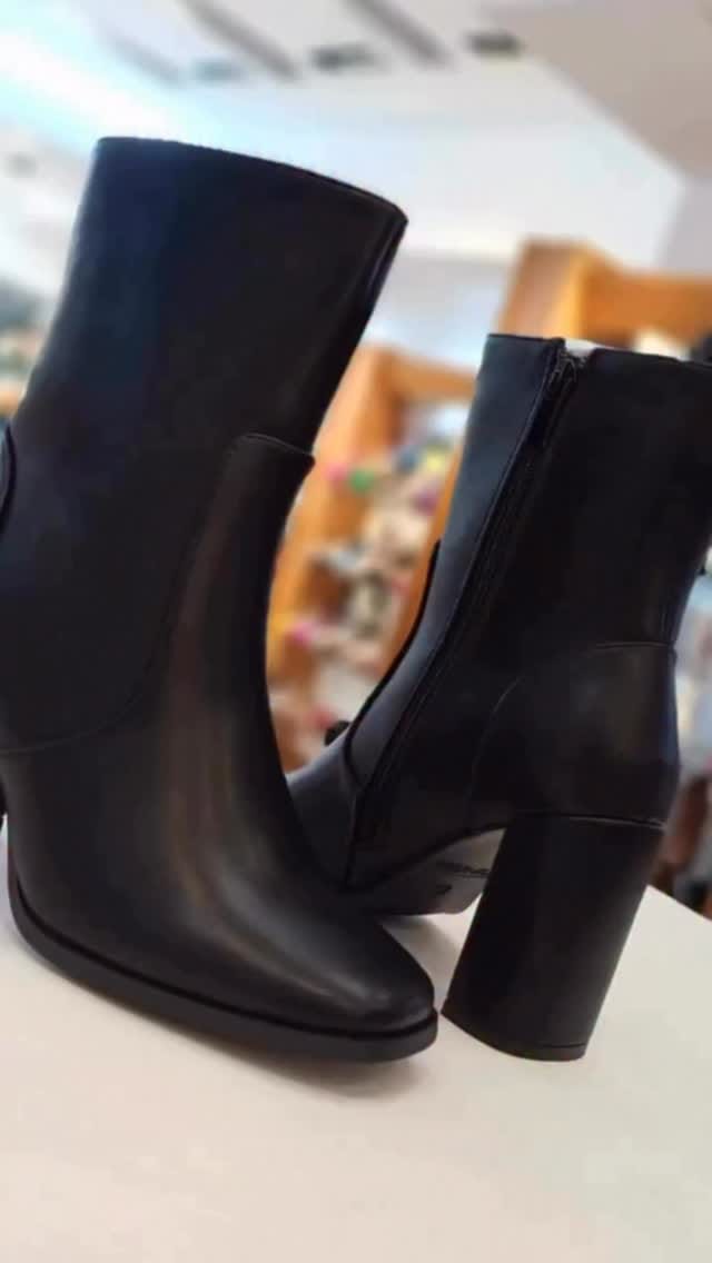 Post 2 by CEREZOS SHOES on Instagram (video)