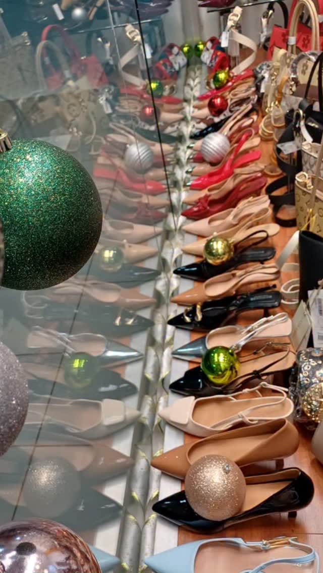 Post 3 by CEREZOS SHOES on Instagram (video)