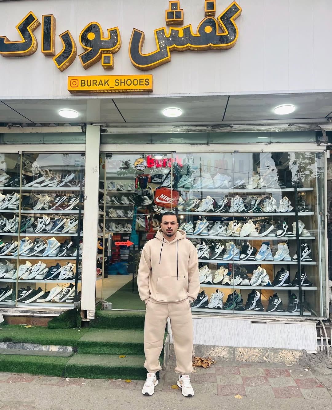 Post 1 by کفش و کتونی بوراک on Instagram (image)