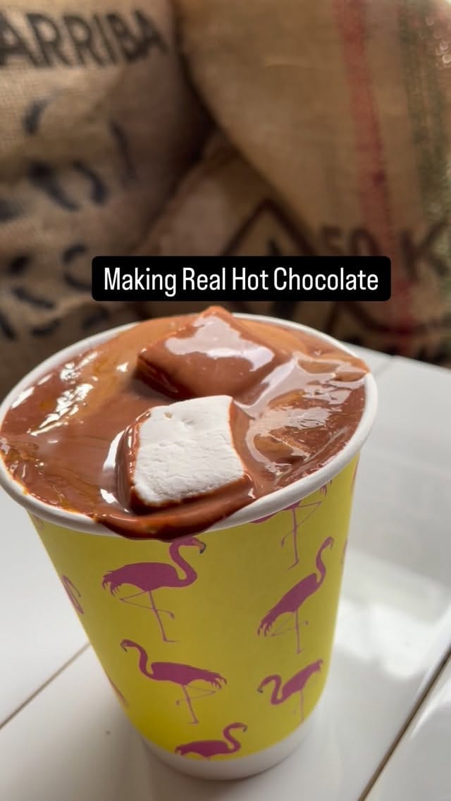 Post 4 by Exquisito Chocolates 🍫 on Instagram (video)