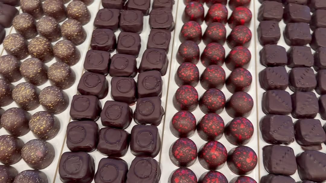 Post 1 by Exquisito Chocolates 🍫 on Instagram (video)