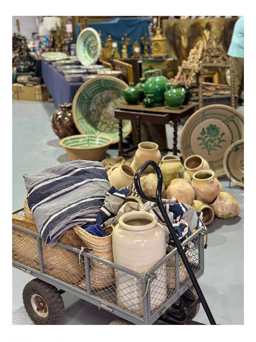 Post 10 by Sandrine Brocanteuse on Instagram (carousel)