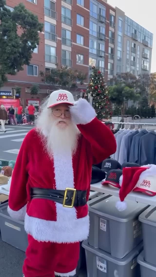 Post 7 by @retrowindbreakers_com on Instagram (video)