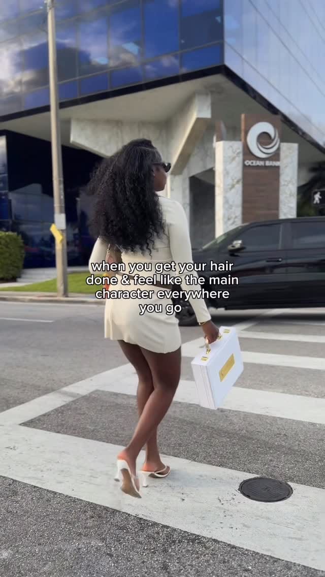 Post 2 by Miami Wigs & Extensions on Instagram (video)