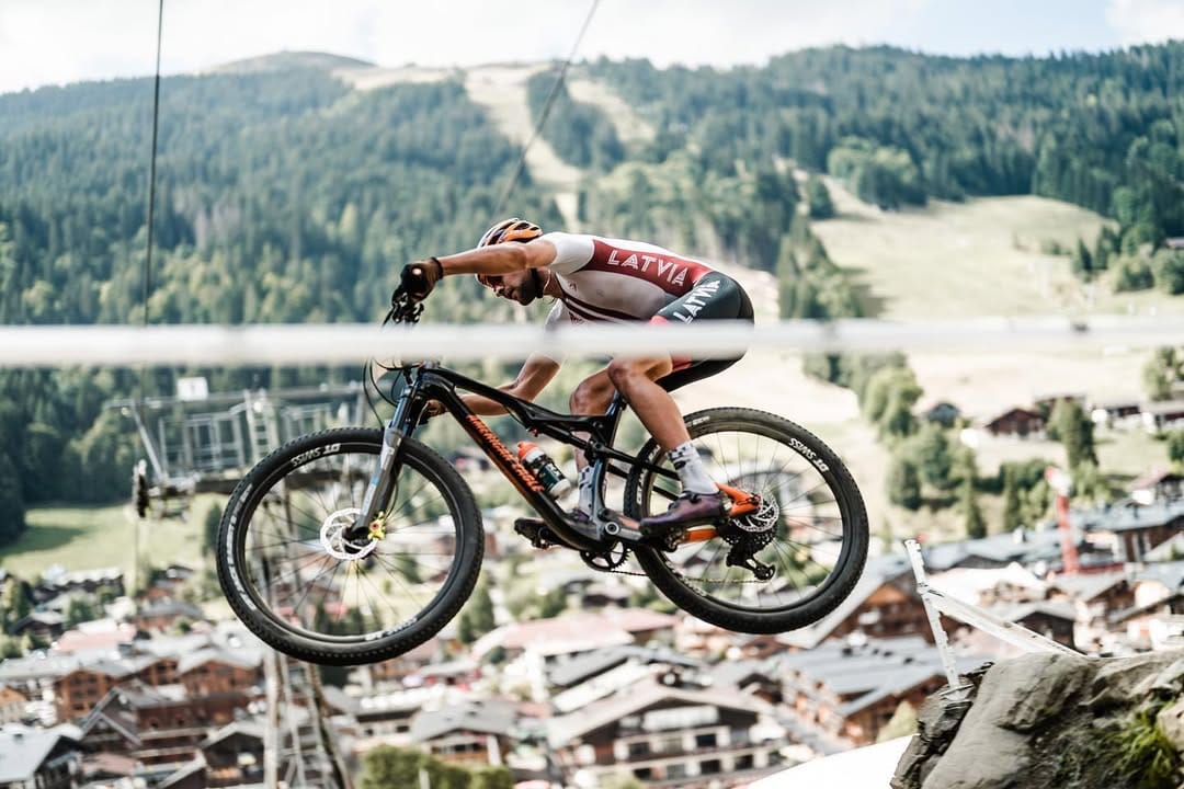 Post 7 by American Eagle Mountainbikes on Instagram (carousel)
