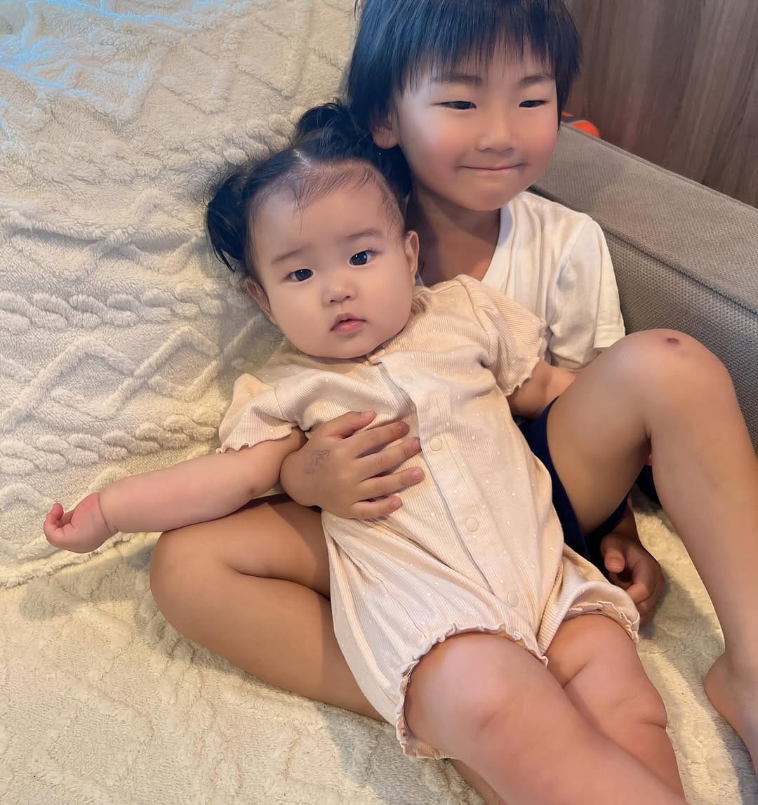 Post 10 by Mai Mia Tomihara on Instagram (image)