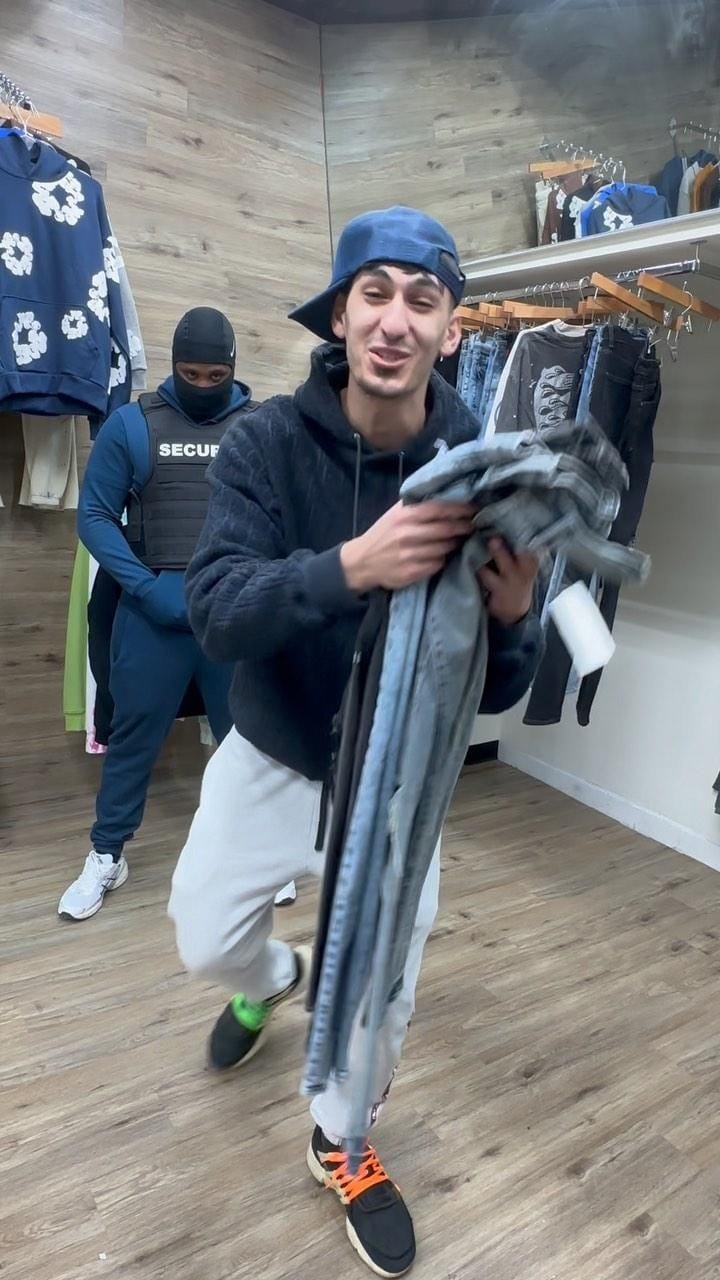 Post 10 by YB’s Closet NYC on Instagram (video)