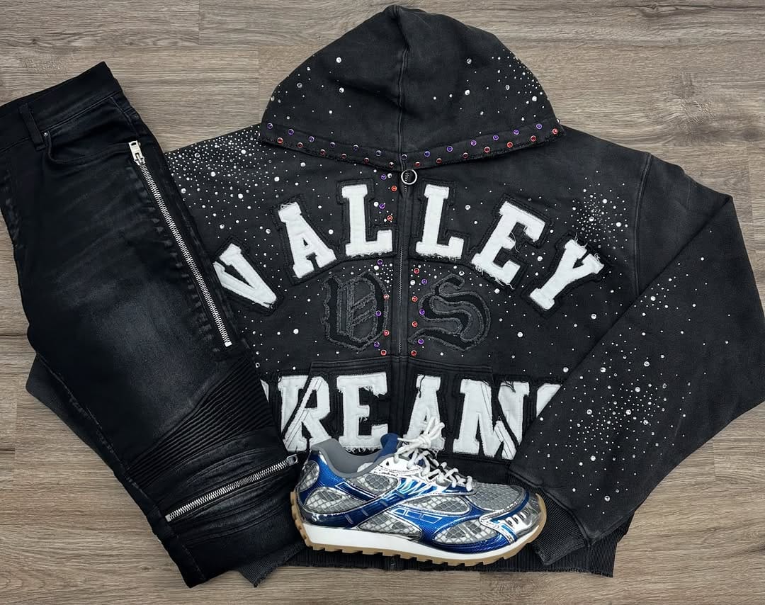 Post 3 by YB’s Closet NYC on Instagram (image)