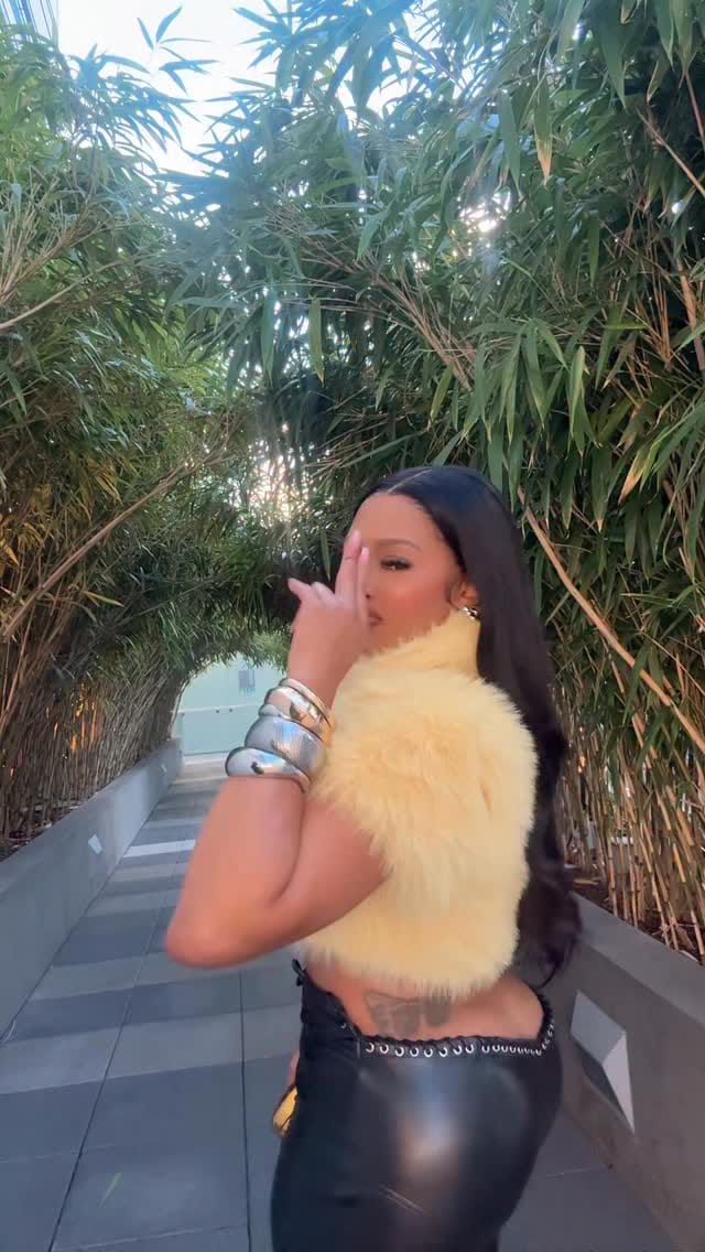 Post 5 by Fashion boutique🛍 on Instagram (video)