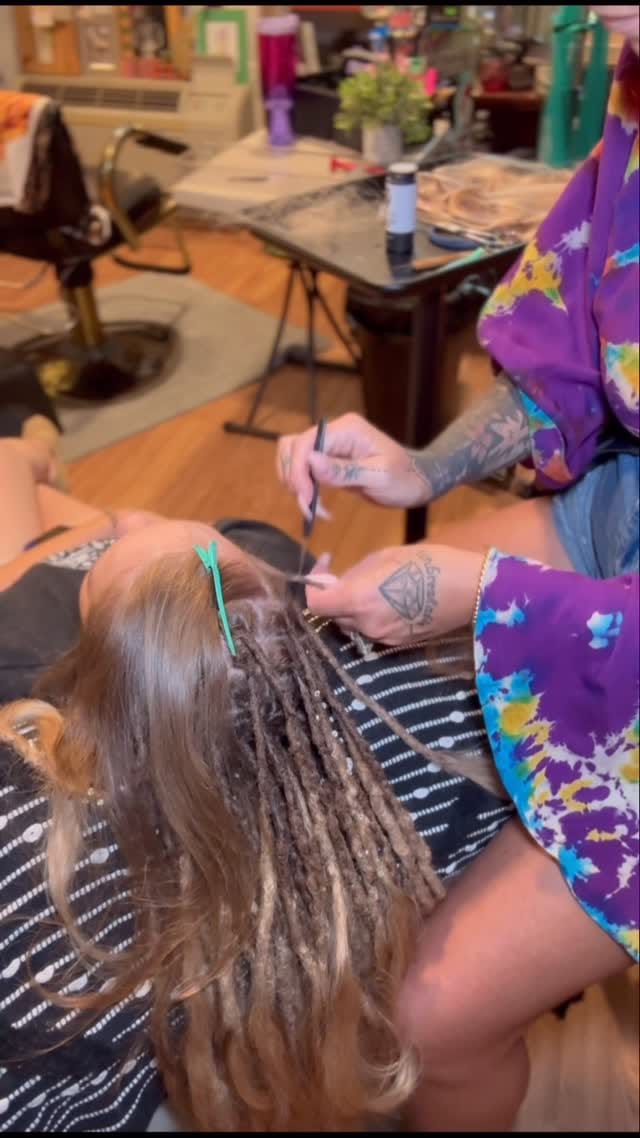 Post 3 by Zara's Locks From Love ❤️ on Instagram (video)