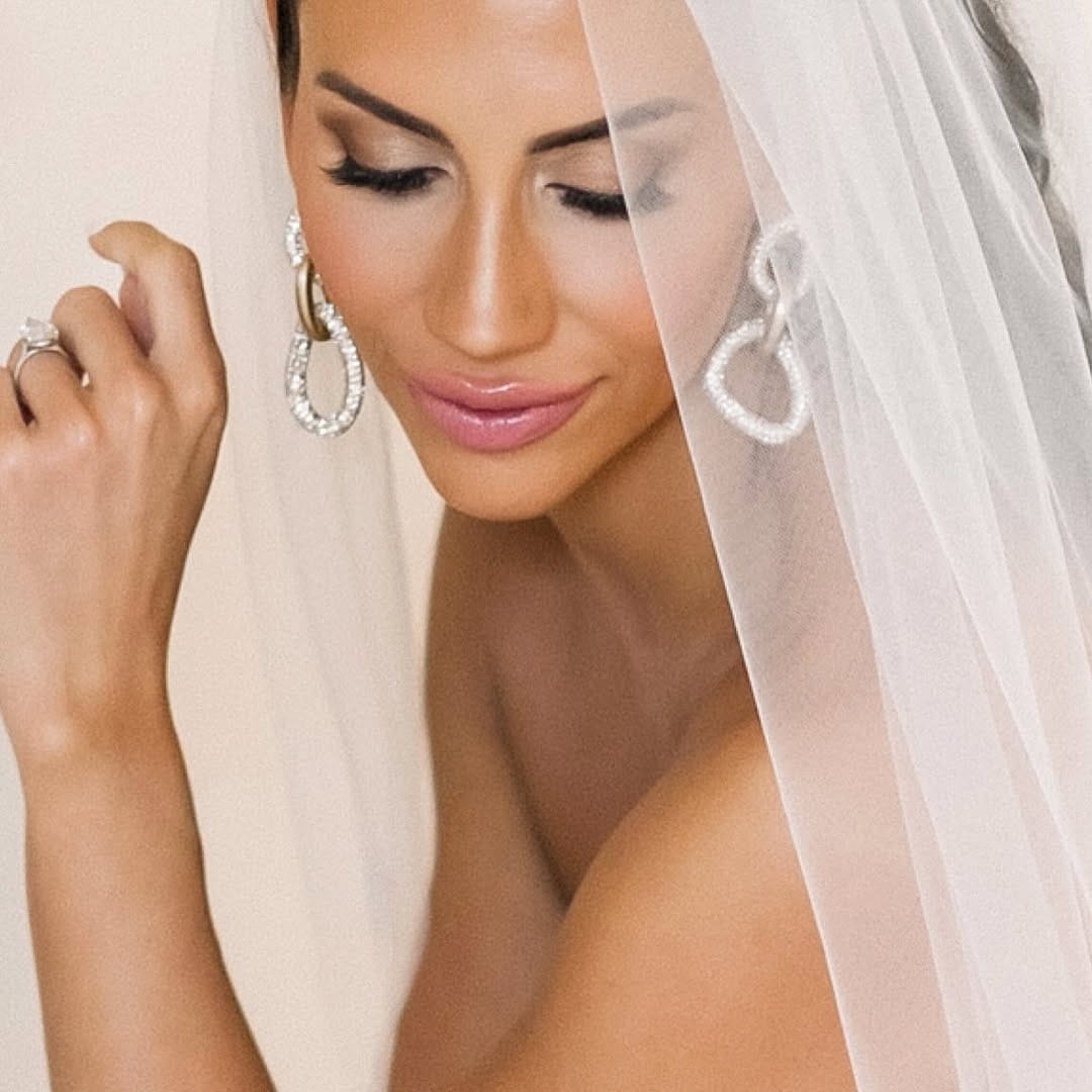 Post 5 by Los Angeles Bridal Makeup Artist & Hair Stylist on Instagram (carousel)