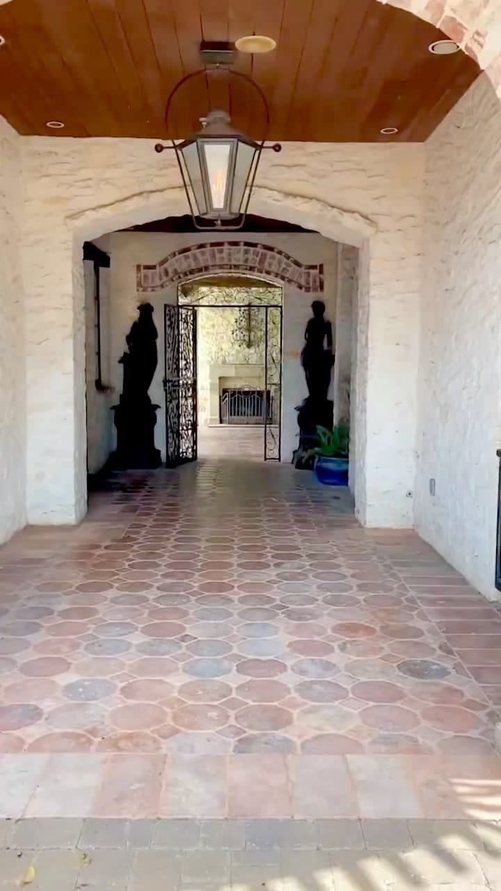 Post 8 by Fiori Spa on Instagram (video)