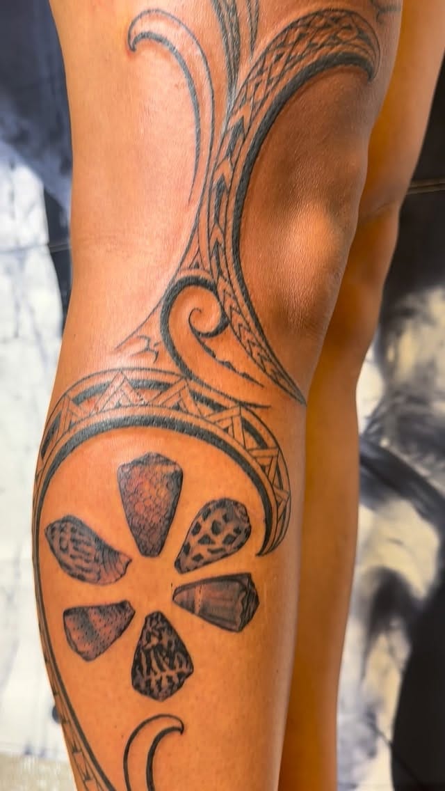 Post 7 by Monarch Tattoo Hawaii on Instagram (video)