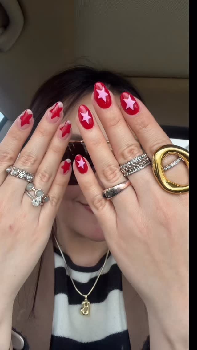 Post 2 by D O M I on Instagram (video)