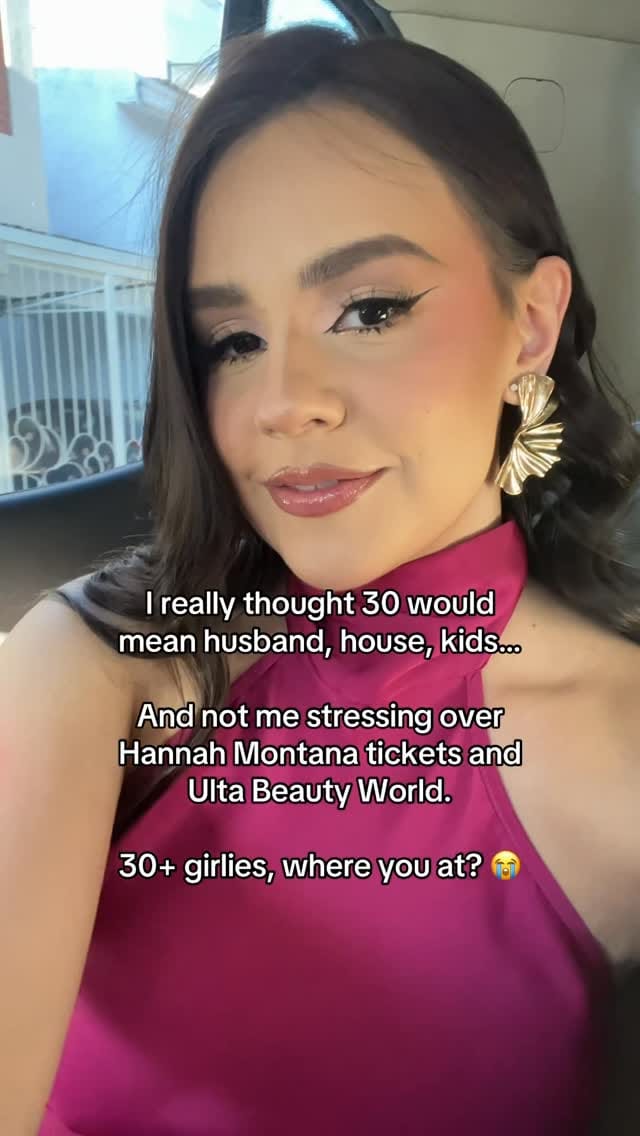 Post 3 by D O M I on Instagram (video)