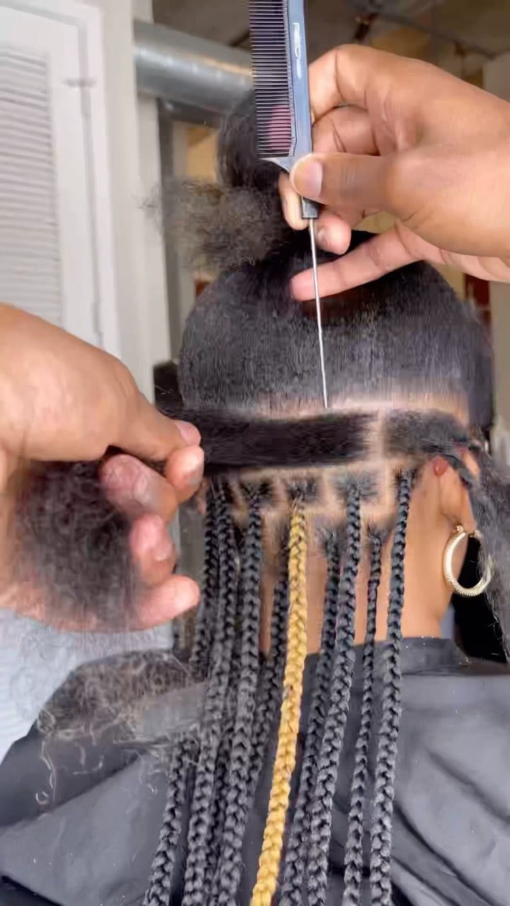 Post 6 by venice braids on Instagram (video)