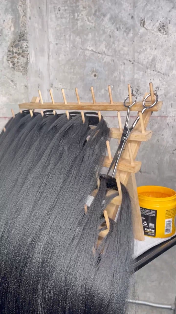 Post 5 by venice braids on Instagram (video)