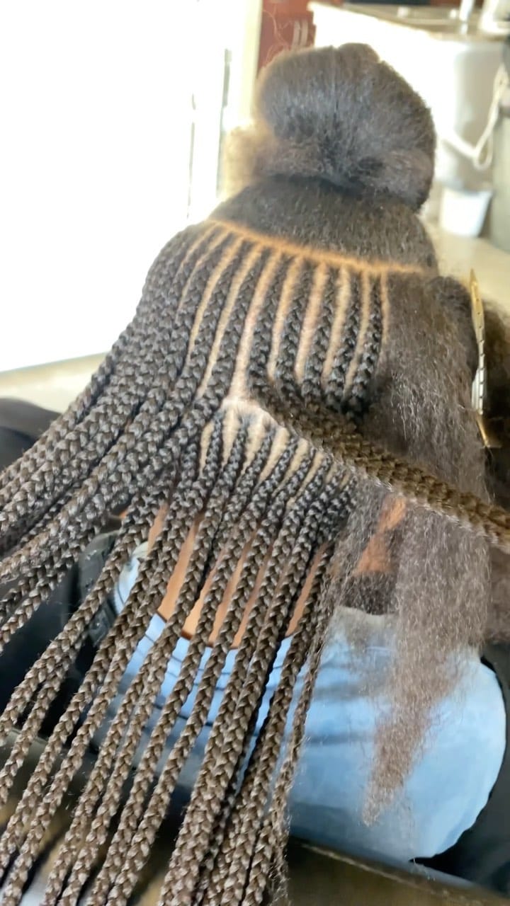 Post 4 by venice braids on Instagram (video)