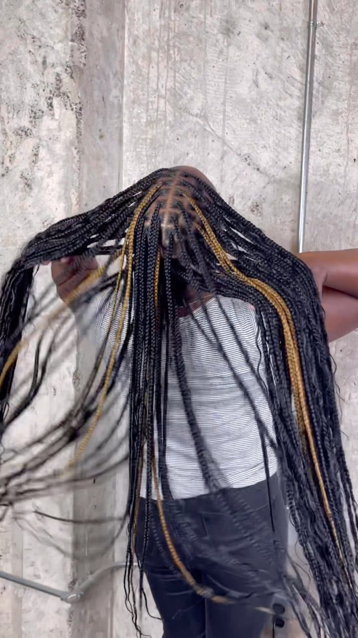 Post 2 by venice braids on Instagram (video)