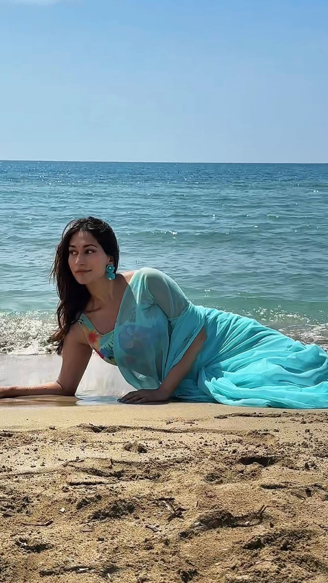 Post 9 by Midhusa on Instagram (video)
