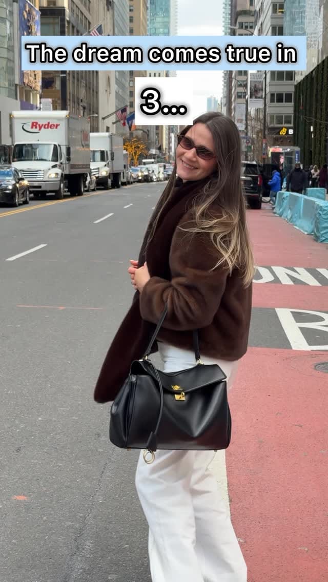 Post 3 by Dina Bernatska on Instagram (video)