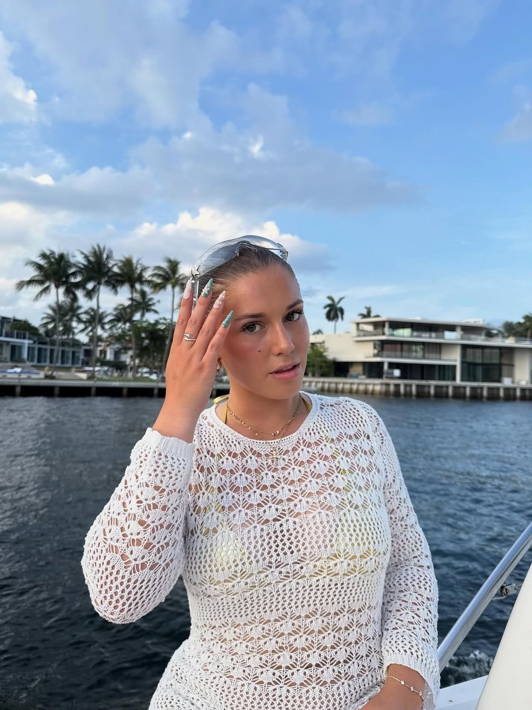 Post 1 by Léna 🦋 on Instagram (carousel)