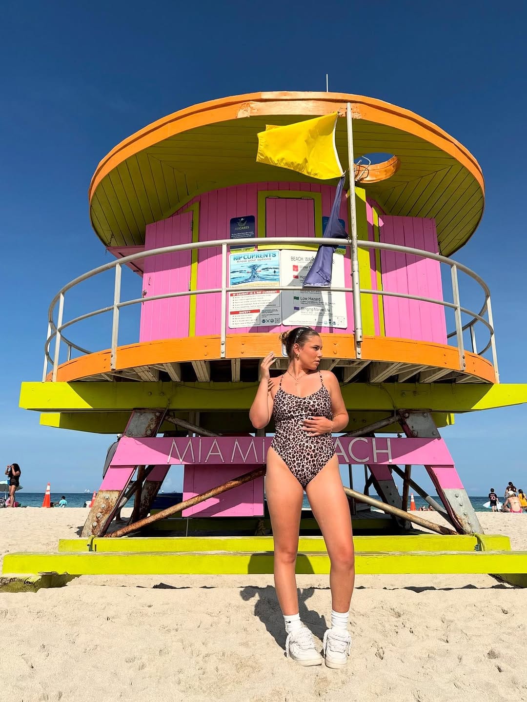 Post 3 by Léna 🦋 on Instagram (carousel)