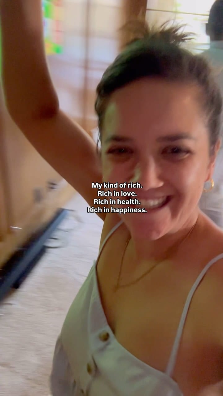 Post 8 by Estelle Mae | 🇮🇩🇺🇸 on Instagram (video)