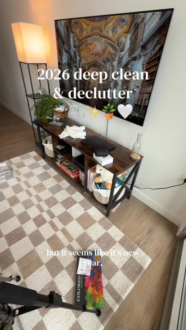 Post 1 by Charlotte Pratt on Instagram (video)