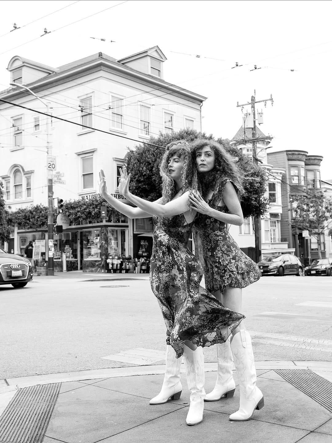 Post 2 by Tiana Hunter 🌙 Photographer on Instagram (carousel)