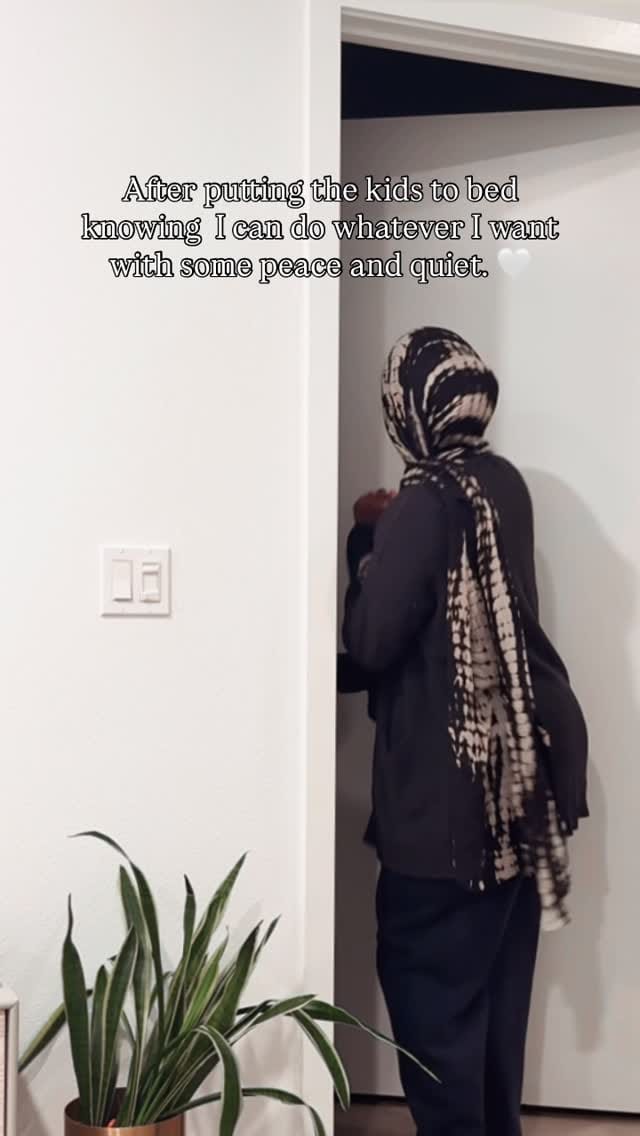Post 10 by Muna on Instagram (video)
