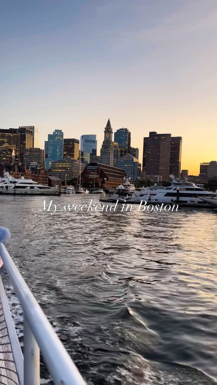 Post 3 by JULIANNA 😋 on Instagram (video)