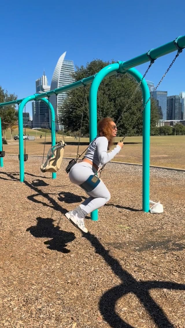 Post 6 by Whitney Nichole 💋 on Instagram (video)